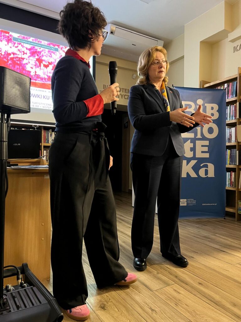 Albania Okiem Kobiet Spotkanie w Bibliotece Joga w Albanii Rosela Ciko