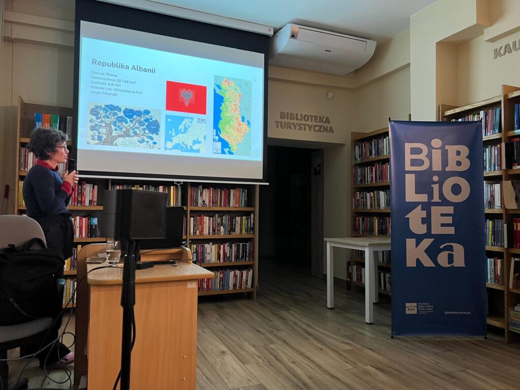 Albania Okiem Kobiet Spotkanie w Bibliotece Joga w Albanii Rosela Ciko