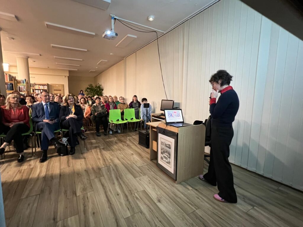 Albania Okiem Kobiet Spotkanie w Bibliotece Joga w Albanii Rosela Ciko