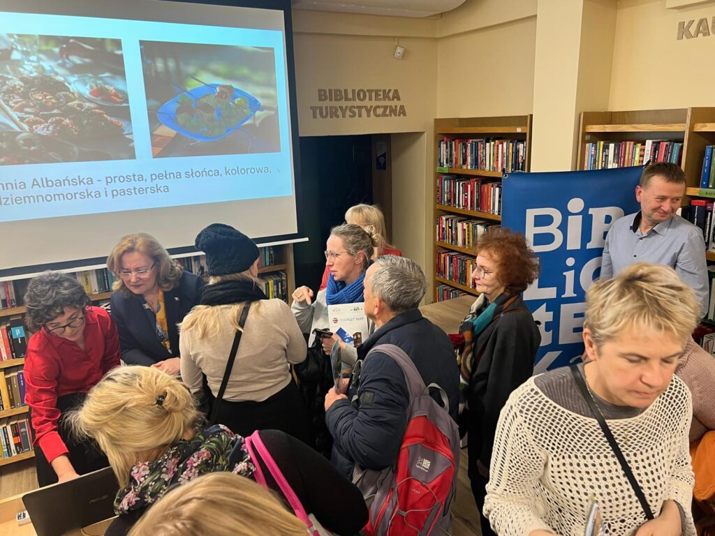 Albania Okiem Kobiet Spotkanie w Bibliotece Joga w Albanii Rosela Ciko Albania Okiem Kobiet Spotkanie w Bibliotece Joga w Albanii Rosela Ciko