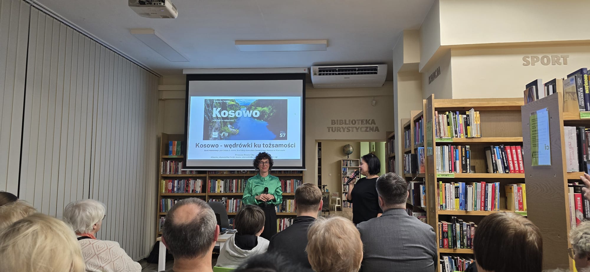 Spotkanie w Bibliotece Albania Kosowo Joga z Rosela wakacje z jogą joga w Albanii