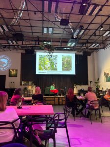 Albania Okiem Kobiet Prelekcja o Albanii Rosela Ciko Joga w Albanii