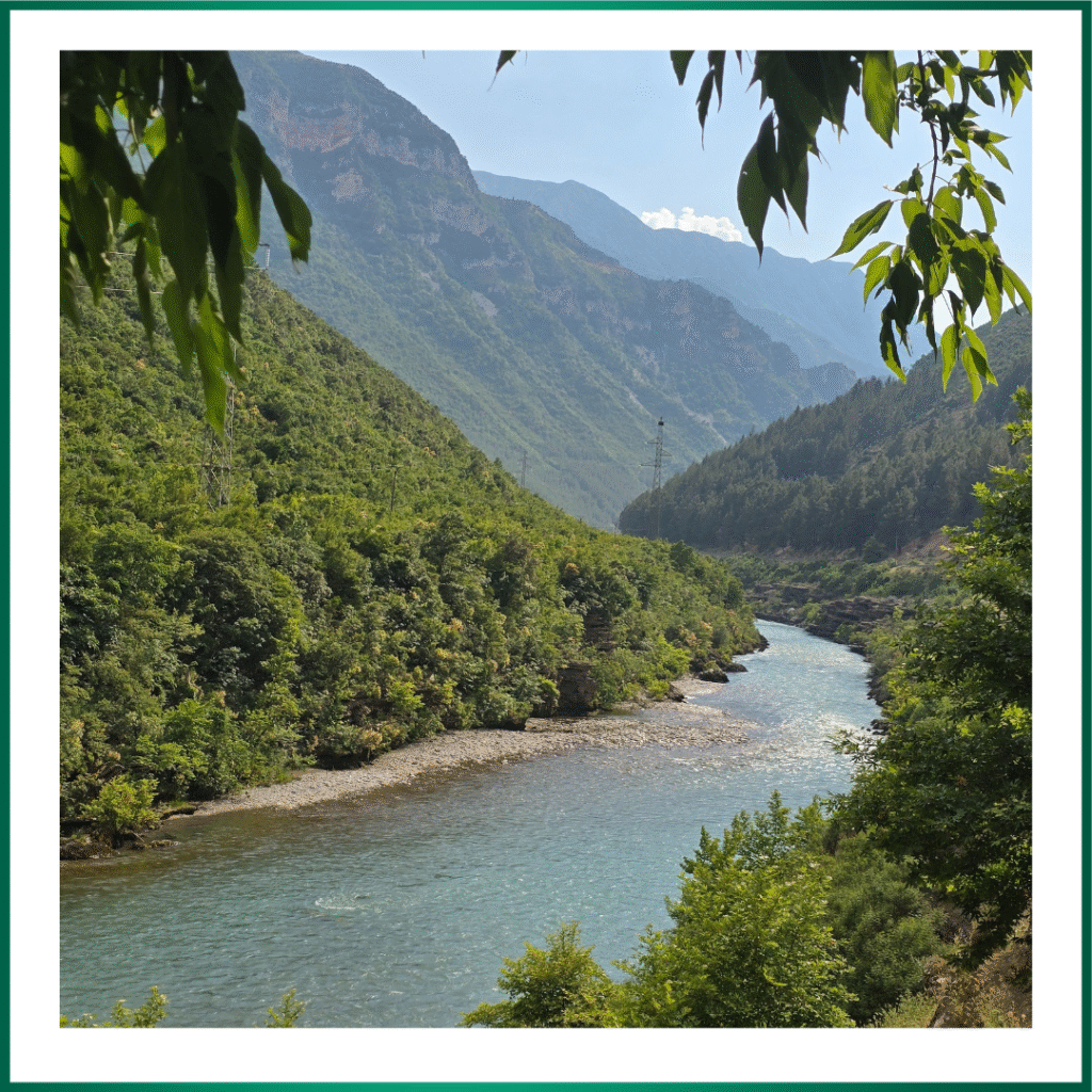 Wyjazd z jogą do Albanii Joga w Albanii Trekking i Góry i Wodospady Góry Albanii Rosela Ciko