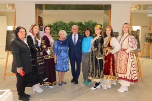 Dni Kultury Albanii w Poznaniu Rosela Ciko Joga w Albanii