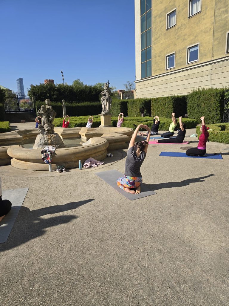 Joga w Muzeum Pałac Królewski Wroclaw Rosela Ciko