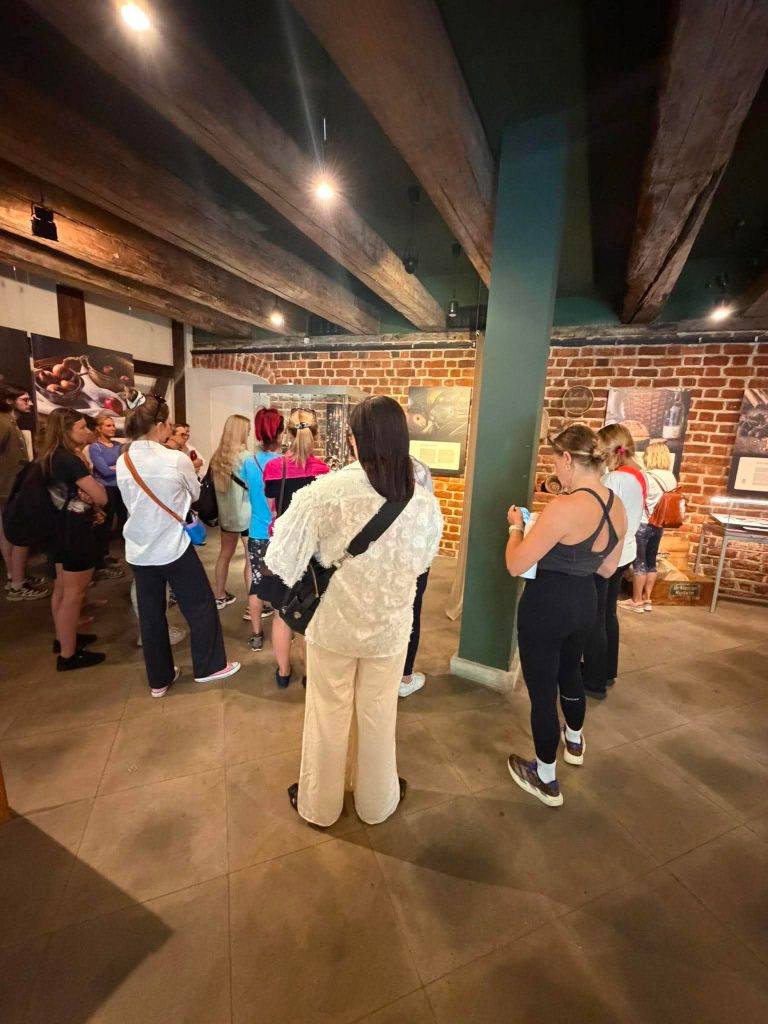 Joga w Muzeum Arsenał Miejski Wrocław Rosela Ciko 1