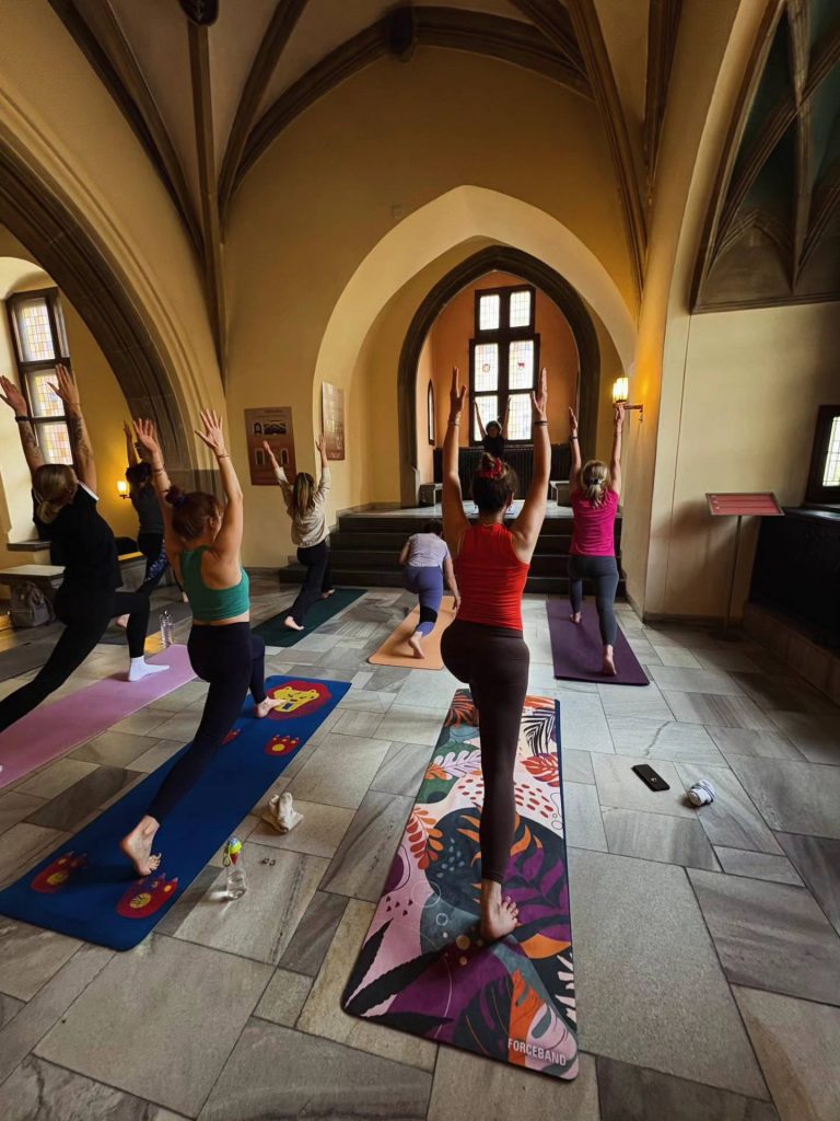 Joga w Muzeum Stary Ratusz Wrocław Rosela Ciko
