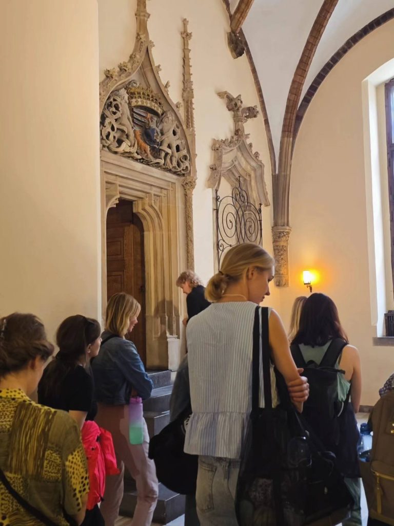 Joga w Muzeum Stary Ratusz Wrocław Rosela Ciko