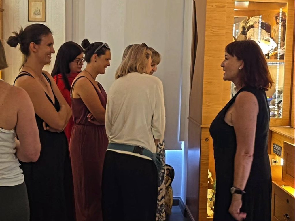Joga w Muzeum Muzeum Teatru Rosela Ciko Joga Wrocław