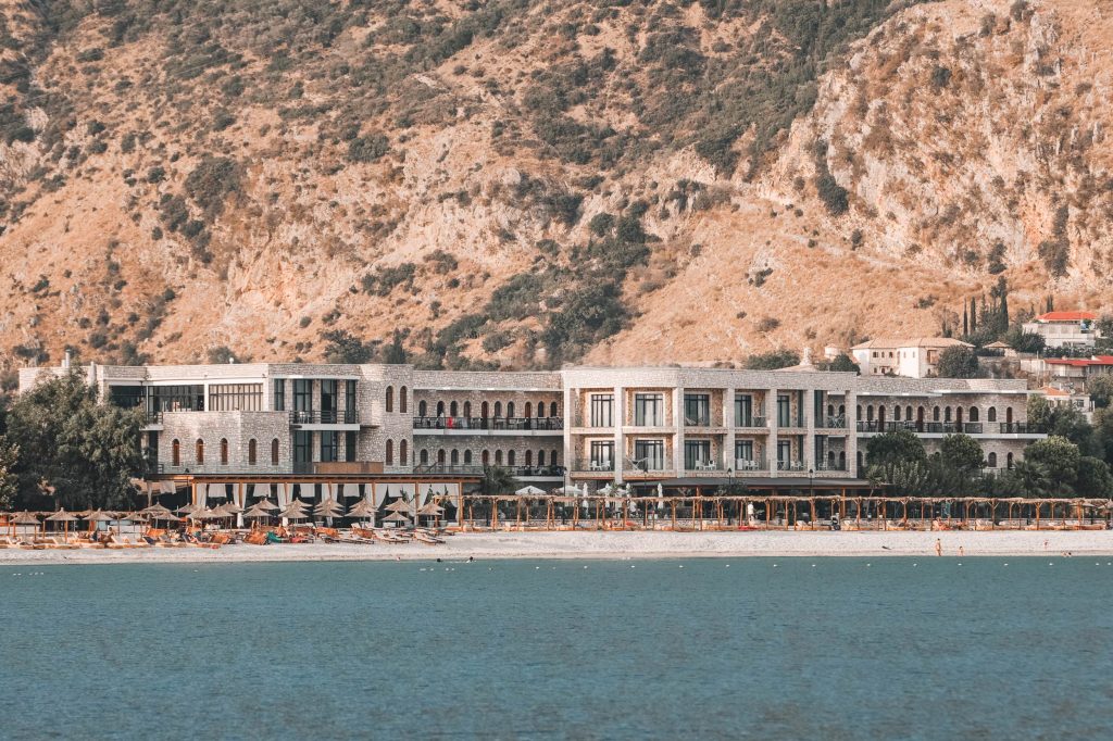 joga w albanii retreat rosela ciko valta hotel